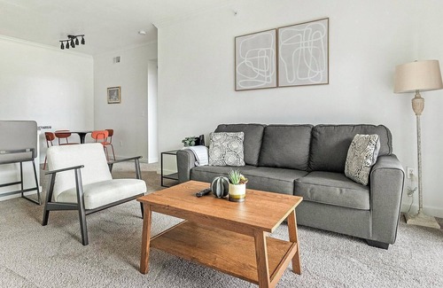 McNeil Apartment | Landing | Stunning 1BD, Gym, Clubhouse