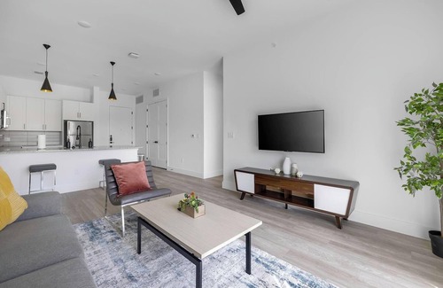 Denton Apartment | Landing | Stunning 1BD in Denton