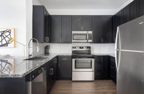 Austin Apartment | Landing | Stunning 1BD, Pool, Gym
