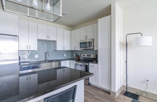 Conroe Apartment | Landing | Stunning 1BD, Pool, Yoga Studio