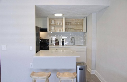 St. Petersburg Apartment | Landing | Stylish 1BD, Pool, Gym