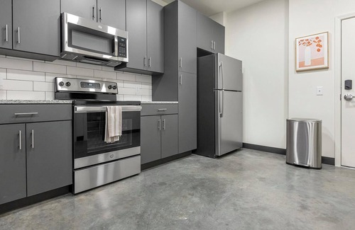 Downtown St. Louis Apartment | Landing | Stylish 1BD, Courtyard, Gym