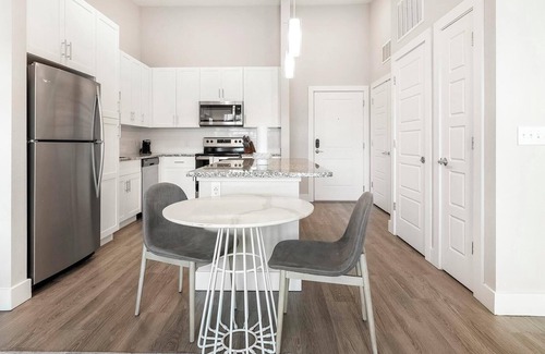 Southeast Orlando Apartment | Landing | Stylish 1BD, Pool, Gym