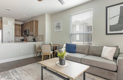 Katy Apartment | Landing | Stylish 1BD, Pool, Game Room