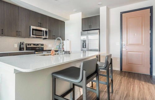 Wetmore Apartment | Landing | Stylish 1BD, Gym, Clubhouse