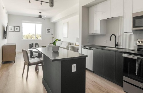 Providencia Park Apartment | Landing | Stylish 1BD, Clubhouse, Yoga Studio