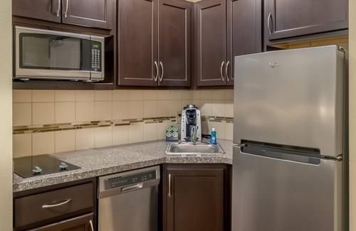 Williston Hotel | Landmark Suites