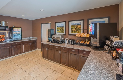 Williston Hotel | Landmark Suites