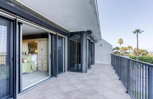 Sand Key House | Landmark Towers 203