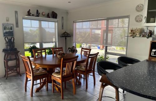 Langs Beach House | Lang's Beach Luxury Apartment