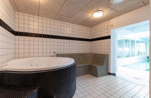Rudkobing House | Langeland luksuslejlighed med pool og spa