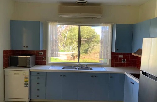 Baradine House | Langholm, Stumpy Lane; a serene retreat in the bush.