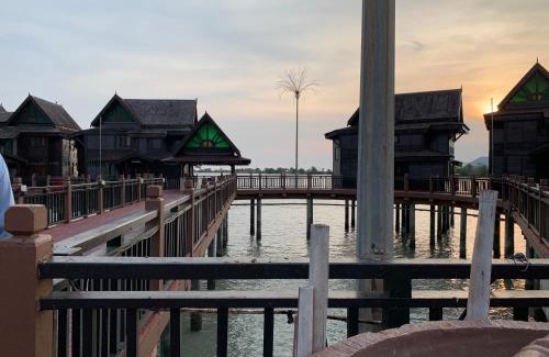 Kuala Teriang Resort | Langkawi Lagoon Resort Water Chalet