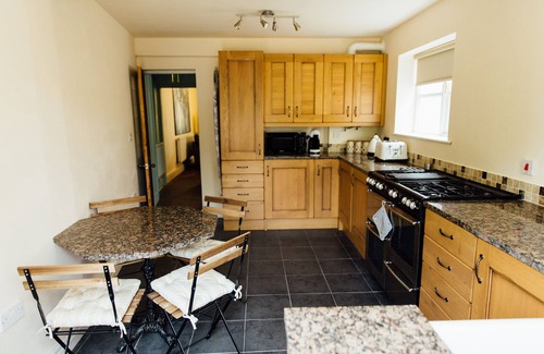 Leyland Cottage | Langs Hall, charming 3-bedroom cottage, Leyland, Lancashire, 10 mins from M6