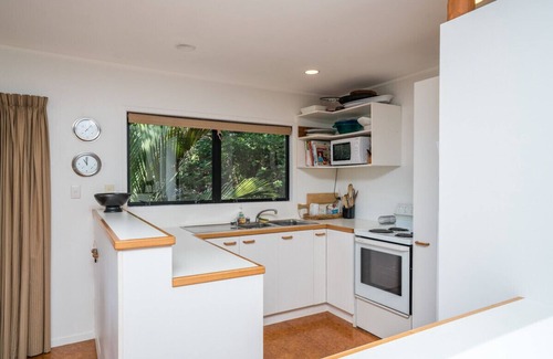 Waipu Cottage | Langs Hideaway - Langs Beach Holiday Home