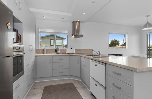 Langs Beach House | Langs Time - Langs Beach Holiday Home