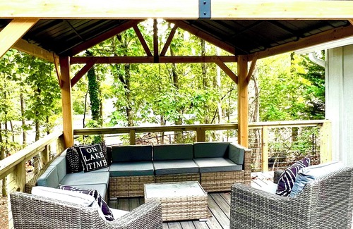 Gainesville House | Lanier Cove House - Waterfront Lakehouse with Dock on private cove!
