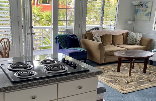 Lanikai Cottage | LANIKAI Plantation Cottage located only 3 houses from famous Lanikai Beach