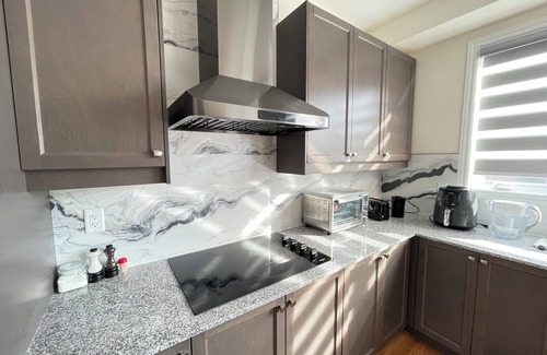 Durham Region House | Lankz Kedron Retreat - Spacious 5 Bedroom and 3.5 Bathroom