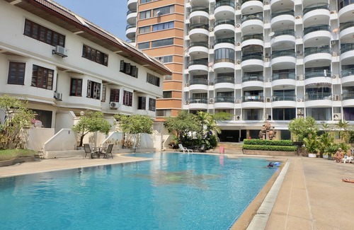 Chang Phueak Condo | Lanna Style large 1BR Condo w PoolWifi @Hillside 4 Nimman 2 beds