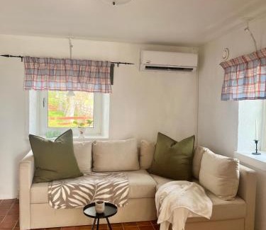 Lilla Beddinge Apartment | Lantlig lägenhet nära stranden