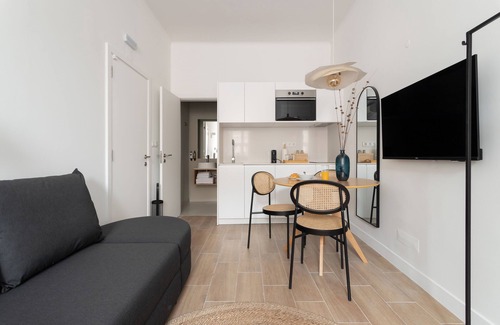 Santos Apartment | Lapa Diplomatic Suite&Flat by FeelLisboa