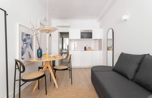 Santos Apartment | Lapa Diplomatic Suite&Flat by FeelLisboa