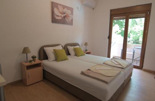 Sutomore House | LaPlam Apartments
