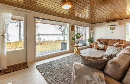 Rovaniemi Apartment | Lapland Sunrise Cottage with lakefront Sauna