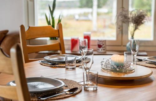 Rovaniemi Apartment | Lapland Sunrise Cottage with lakefront Sauna