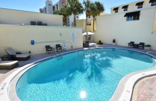 Longboat Key Apartment | LaPlaya 104A Gulf front Walk right from your lanai onto the private beach