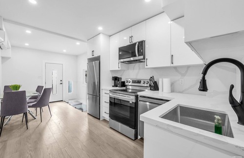 Wallace Emerson House | Lappin Cozy Suite ! Easy connect to anywhere in Toronto