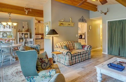 Bella Vista Cottage | Laptop-Friendly Bella Vista Cottage w/ Deck!