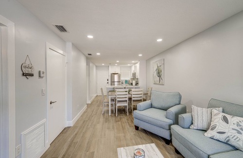 Rock Harbor Condo | Laptop-Friendly Key Largo Condo w/Pool View!