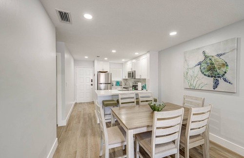 Rock Harbor Condo | Laptop-Friendly Key Largo Condo w/Pool View!