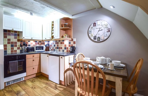 Dunstan House | Larch Cottage - Two Bedroom House, Sleeps 3