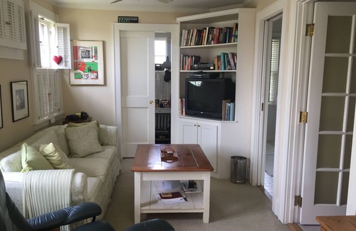 Larchmont House | Larchmont Manor: Walking Distance To Train, Town and Schools 30 Minutes from NYC