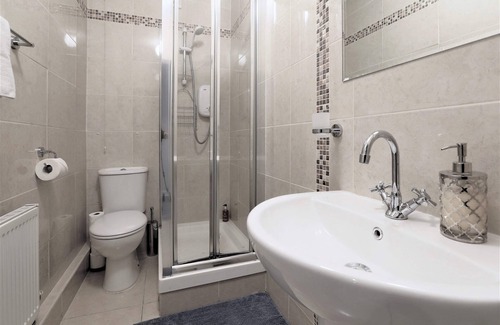 Ballsbridge House | Large 1 bed Apt, in the best location in Dublin!