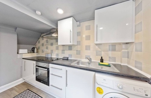 Gravesend Apartment | Large 1 Bed Near Town Centre