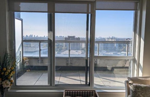 Parkway Forest Apartment | LARGE 1 bedroom condo great building