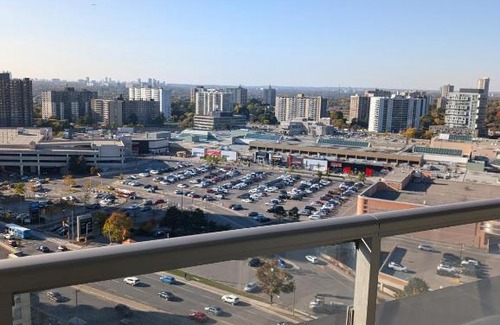 Parkway Forest Apartment | LARGE 1 bedroom condo great building