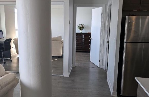 Parkway Forest Apartment | LARGE 1 bedroom condo great building