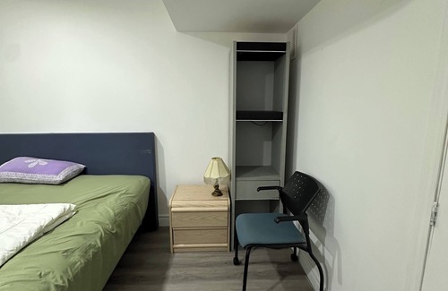 Durham Region Bed & Breakfast | Large 1-Bedroom | King Bed | Full Kitchen & Bath | Near Ontario Tech