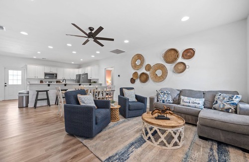 Surf Side Shores House | Large 1 Level Living in Gulf Shores, 4/3, Sleeps 8, Walk to Private Beach