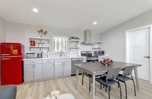 San Ramon House | Large 1bed unit king bed w/ac parking FULL kitchennn