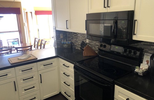 Keystone Condo | Large 1BR Condo. Steps away from shuttle, parking & pool. IndependentlynOperated