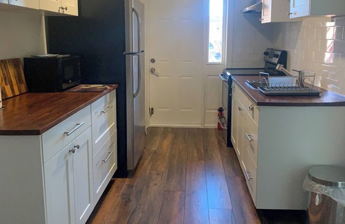 Earlscourt House | Large 2 bedroom furnished apartment