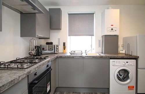 Greenock Apartment | Large 3 bed apartment in town centre