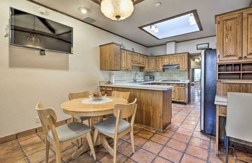 Biggs Field House | Large 3 bedroom in a safe Neighborhood!