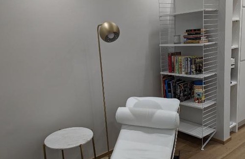 Lantinen District Apartment | Large 3 bedroom renovated apartment in leafy Munkkiniemi